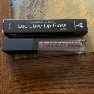 Younique Lucrative Lip Gloss- Lucky (NIB)